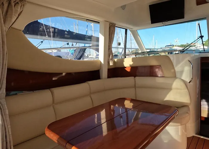 Bateau-hôtel Vedette Cristal Prestige 32 *